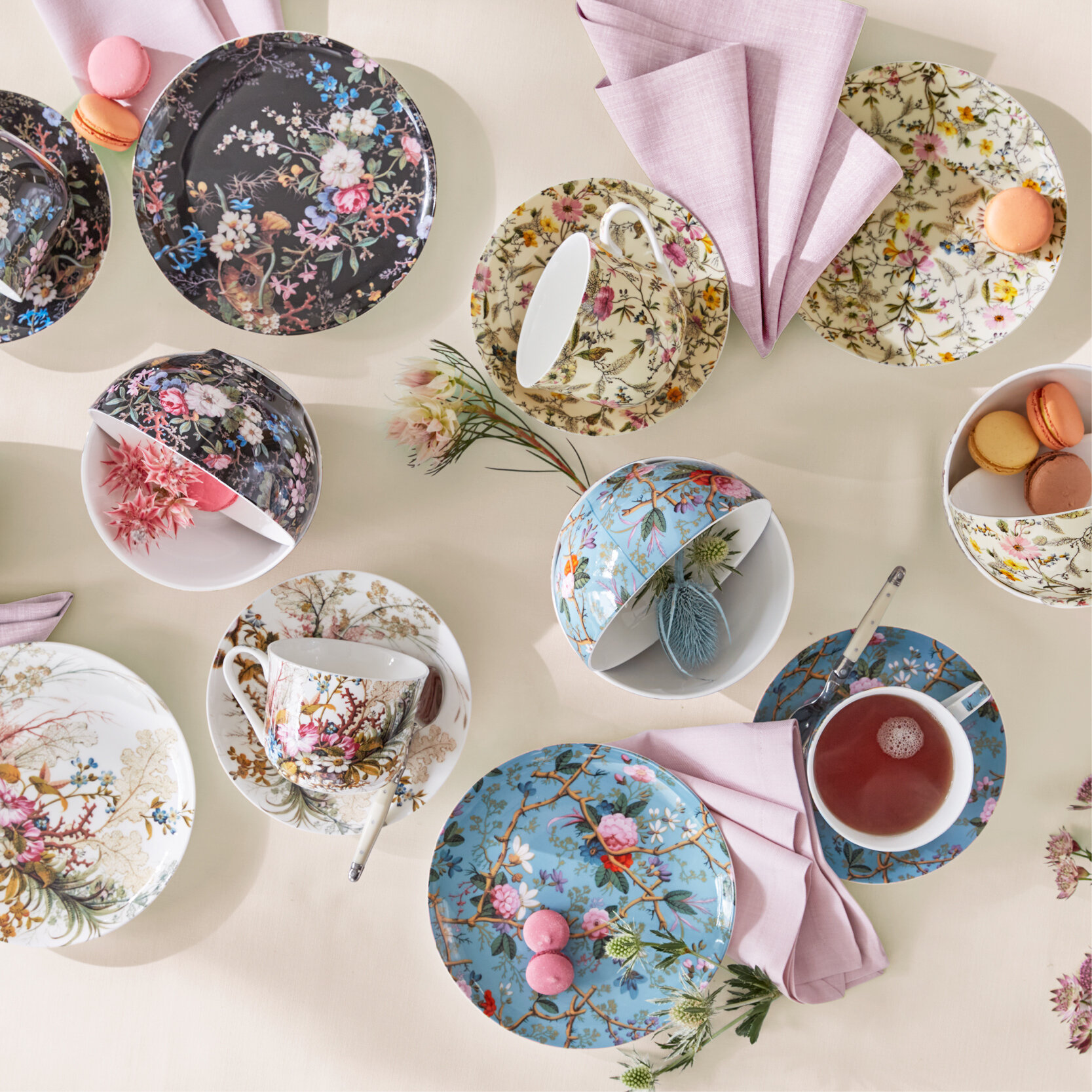 Fr�hlicher Kaffeetisch