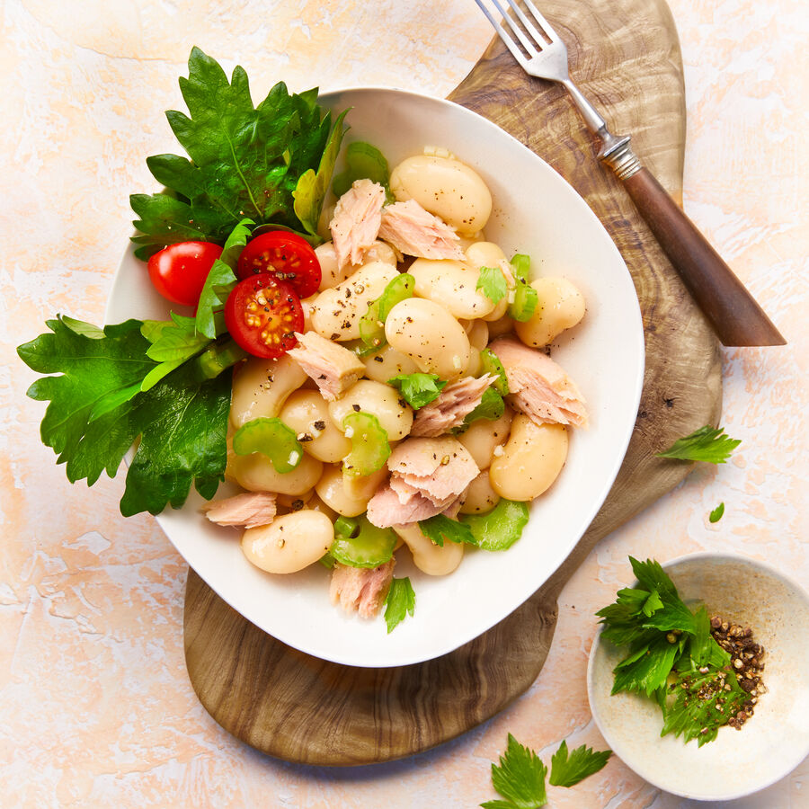   Bohnensalat mit weiem Thunfisch und Stangensellerie