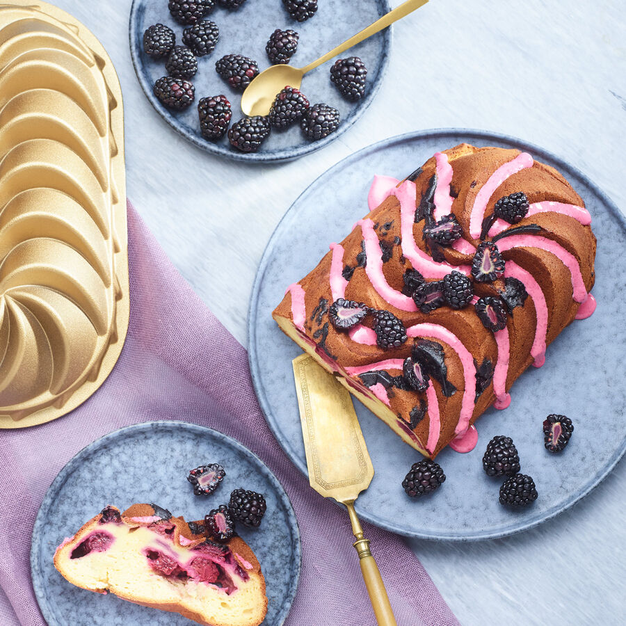 Kunstvollen Rhrkuchen backen in superleitfhiger, nicht haftender Guss-Backform Bild 2