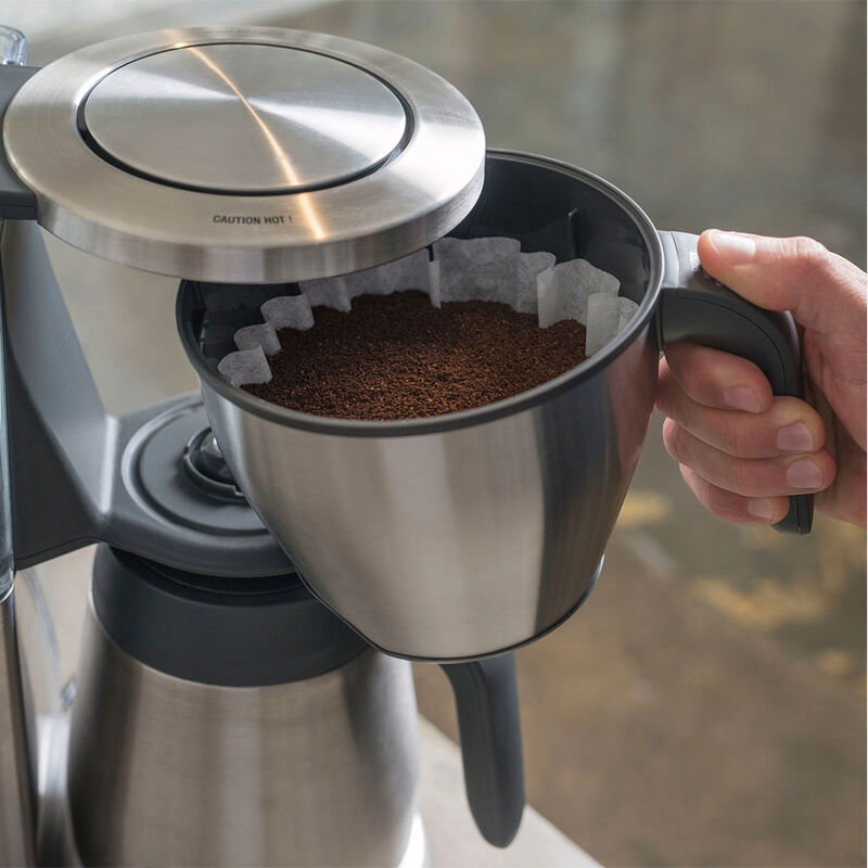 Filter-Kaffeemaschine brüht Kaffee professionell und präzise Bild 3