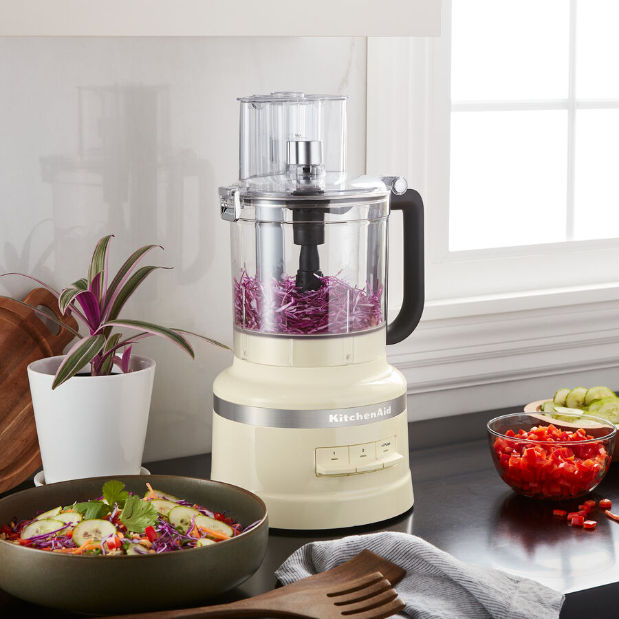 Multifunktional & leistungsstark: KitchenAid Food-Processor knetet sogar Teig Bild 2