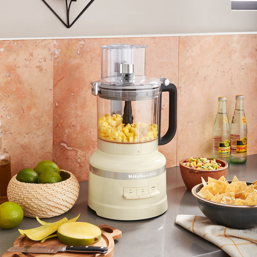 Multifunktional & leistungsstark: KitchenAid Food-Processor knetet sogar Teig Bild 5