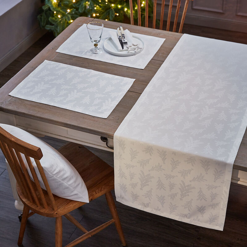 Fleckgeschützte, unifarbene Tischsets mit Tannenbaum-Motiv Bild 3