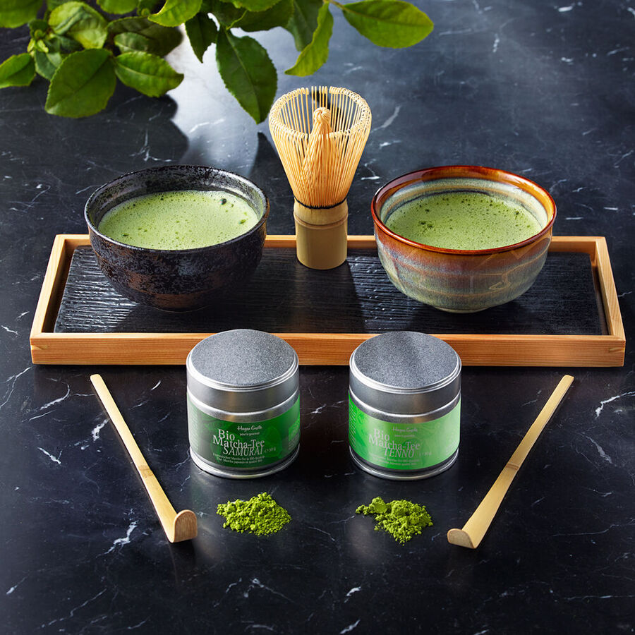 Matcha-Tee traditionell in Matcha-Bowls zubereiten und genieen Bild 4