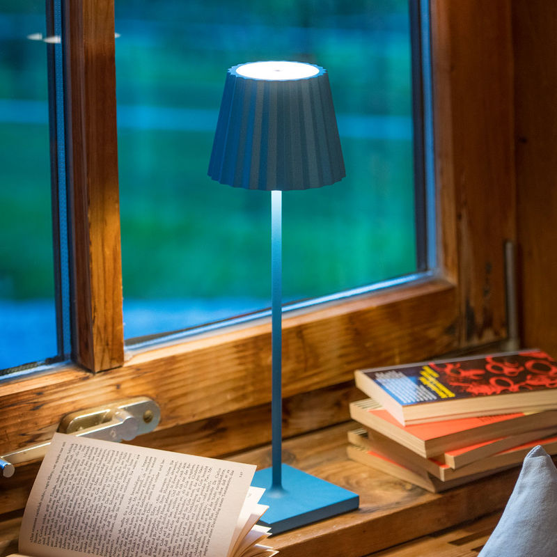 Aufladbare LED-Tischlampe für drinnen, draußen oder unterwegs Bild 2