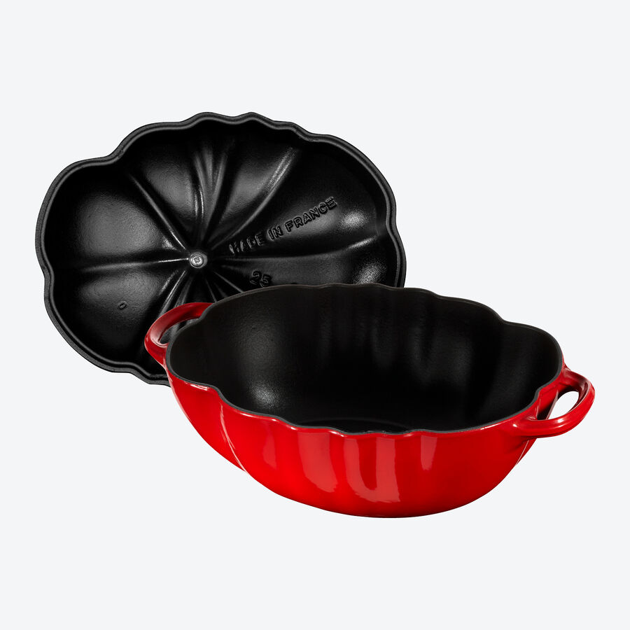 Staub Gusstopf in dekorativer Tomatenform Bild 3