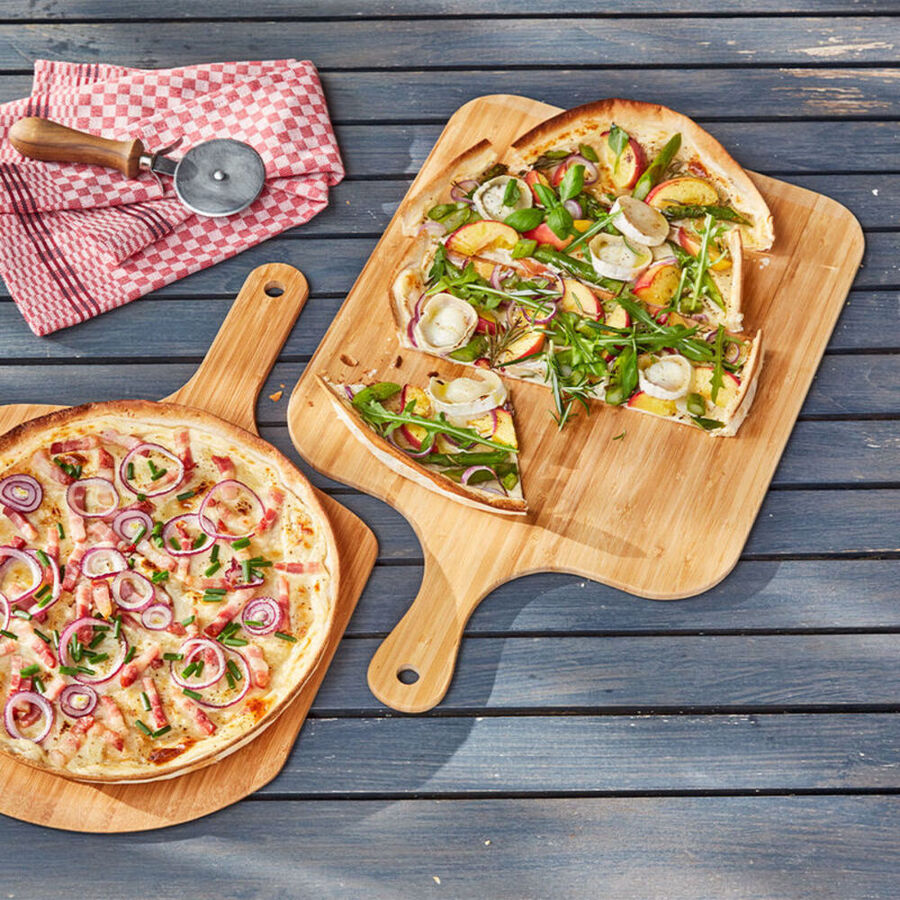 Eckiges Flammkuchen- und Pizzabrett fr backfrisches Servieren Bild 3