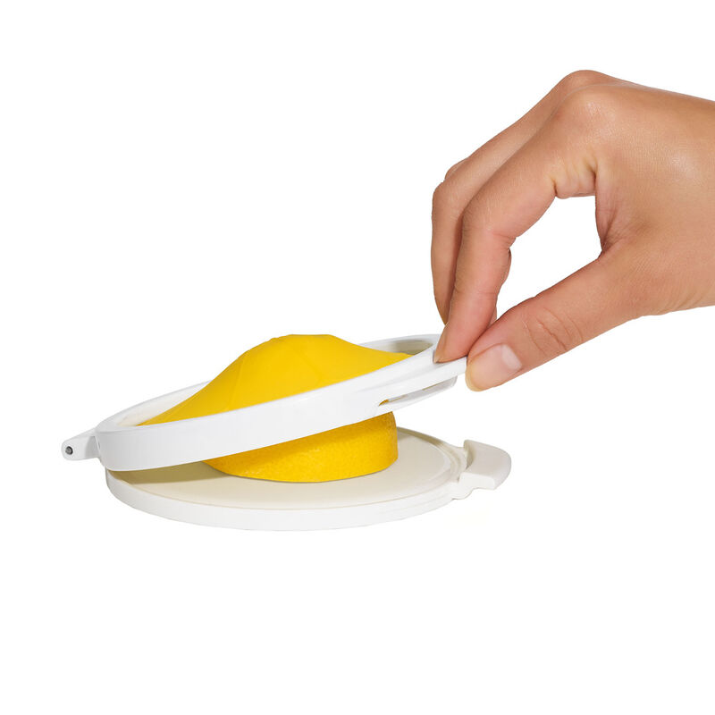 Mit flexibler Silikonhaube Zitronen besser frisch halten Bild 5