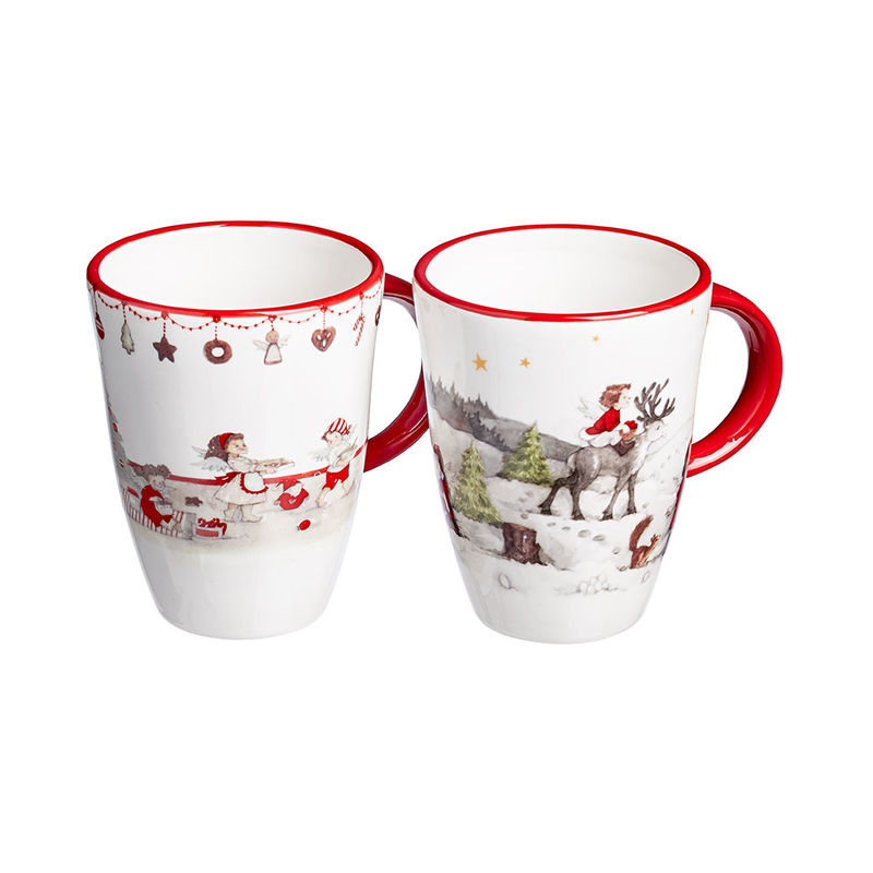Dekorative Tassen mit  Weihnachtsdekor