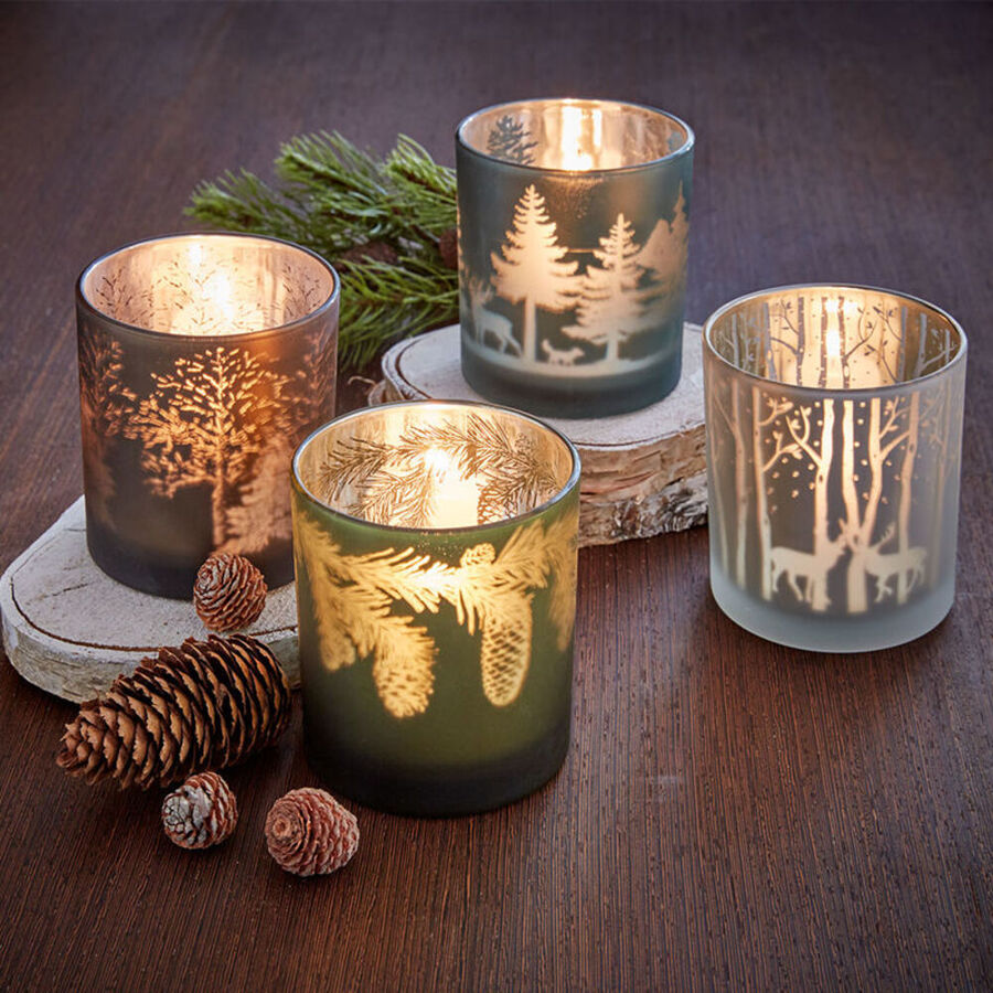 Glaswindlichter im 4er-Set mit filigranen Waldmotiven