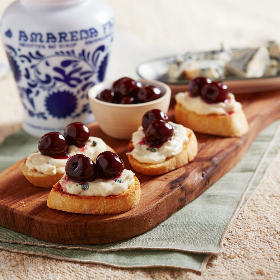 Kleine Bruschetten mit Gorgonzola