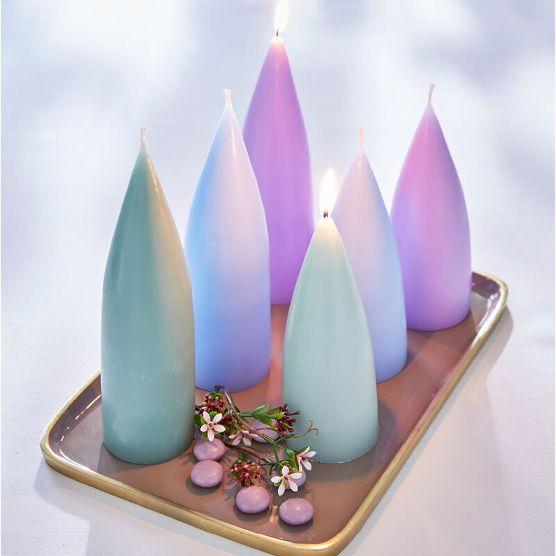 Konisch geformte Kerzen mit Hygge-Garantie