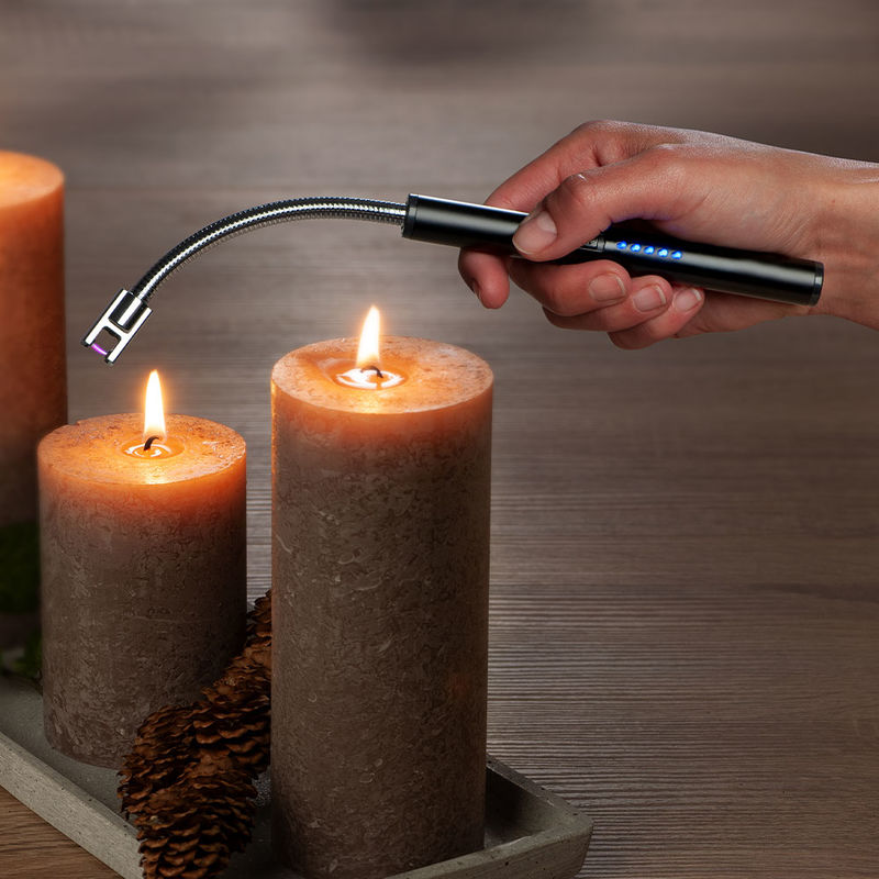 Lichtbogenfeuerzeug: Entzünden von Kerzen und Feuerstellen ohne Verbrennen