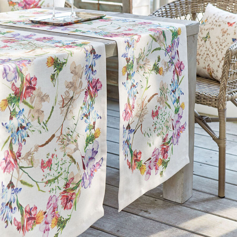 Malerischer Blumen-Tischlufer fr Ihre sommerliche Tafel