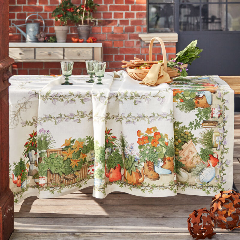 Manufaktur-Leinen-Tischdecke aus Florenz deckt den Tisch kunstvoll ein