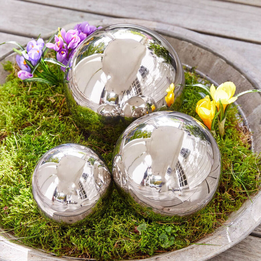 Reflektierende Edelstahlkugel für den Garten oder Teich - Julia Grote