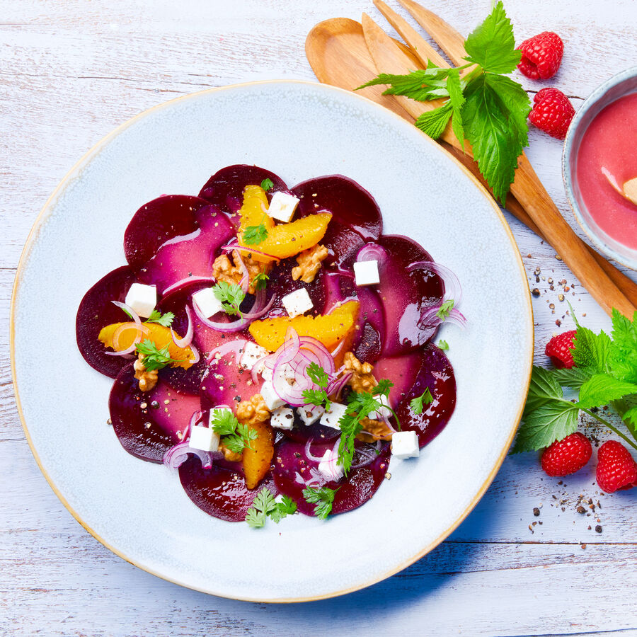 Rote-Bete-Orangensalat mit Himbeer-Fruchtpree-Vinaigrette