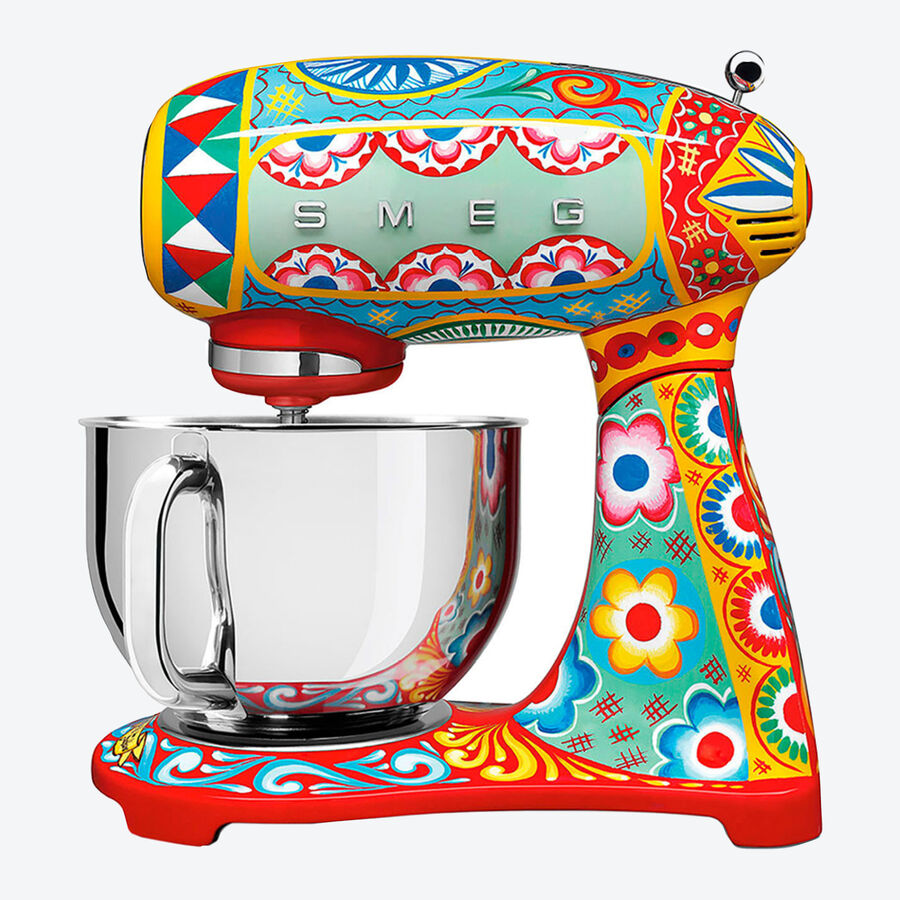 SMEG Kchenmaschine: Neueste Technologie im extravaganten Dolce & Gabbana Design