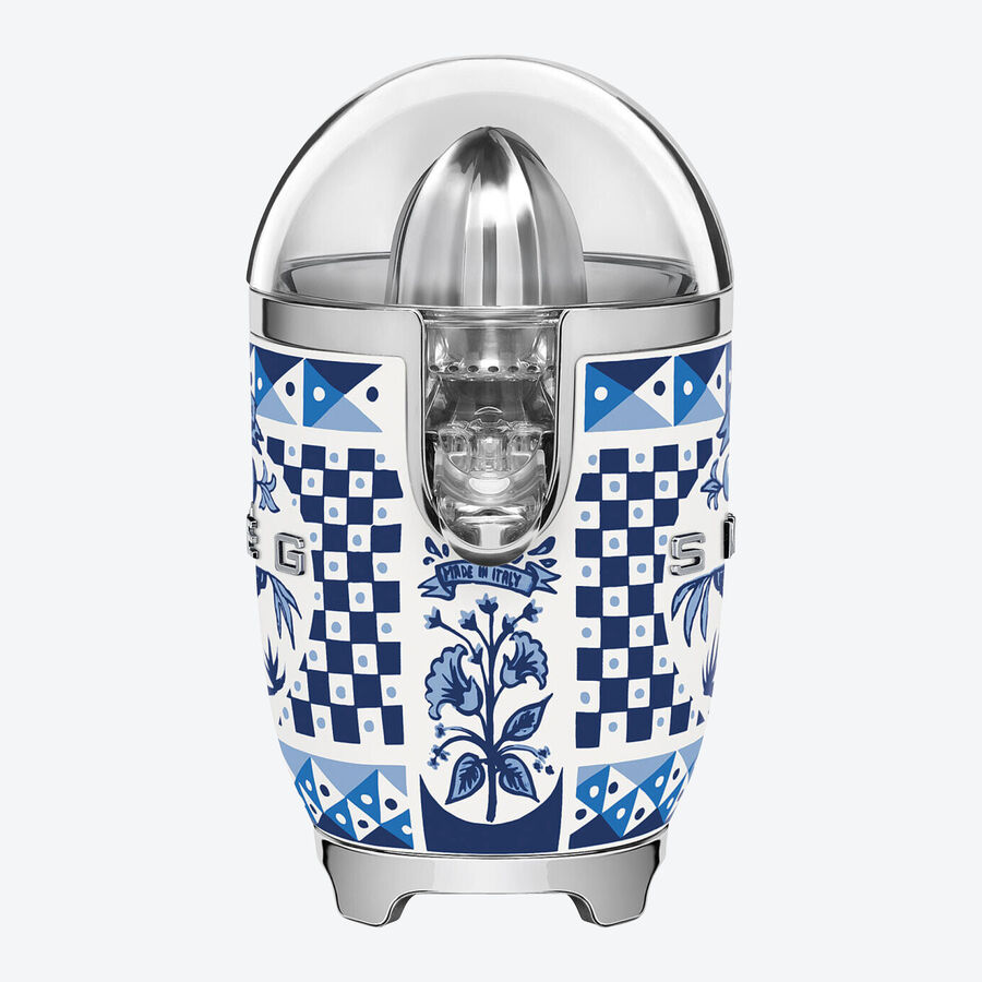 SMEG Zitruspresse: Neueste Technologie im extravaganten Dolce & Gabbana Design Blu Mediterraneo