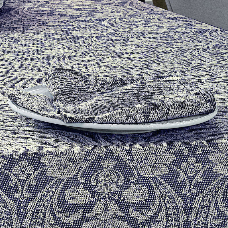 Serviette: Renaissance-Dekor auf Jacquard-gewebter Halbleinen-Tischwäsche