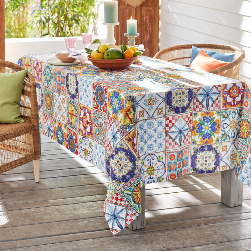 Tischdecke mit Keramik-Dessin auf Panama-Baumwolle