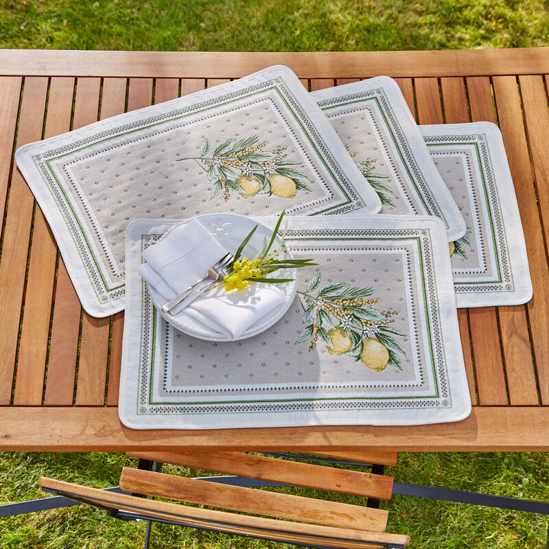 Tischsets: Elegante Jacquard-Tischwsche mit Fleckschutz