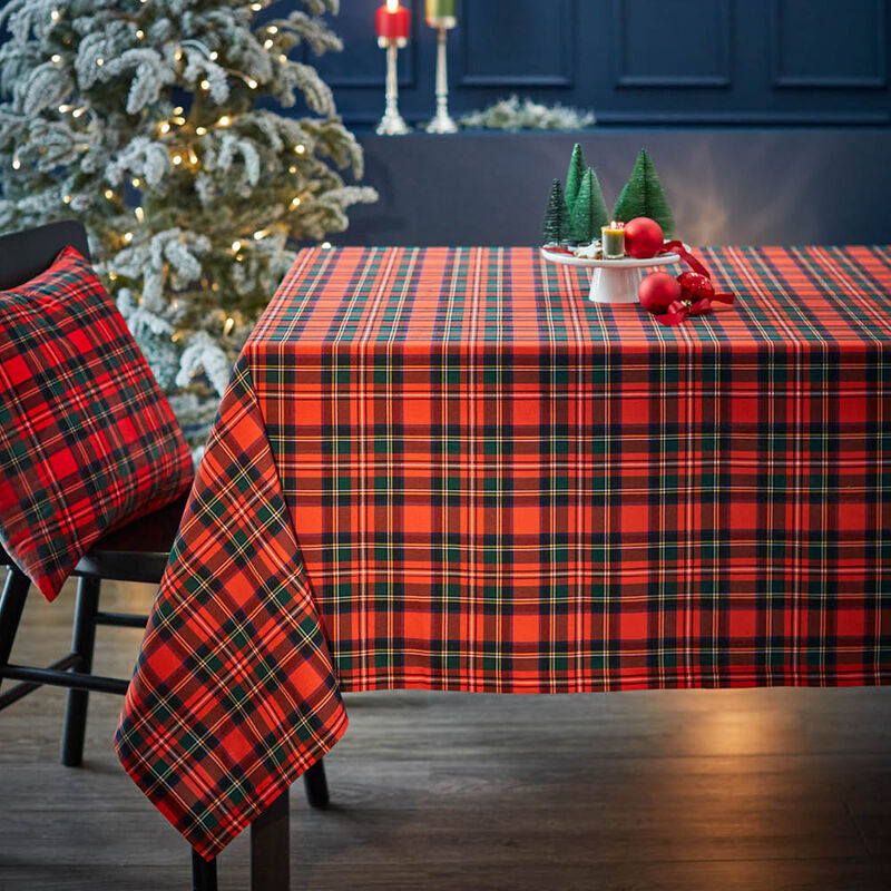 Weihnachtliche Tischdecke mit Schottenkaro