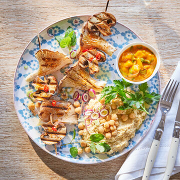 Produktbild für ' Gegrillte Pilzspieße mit Mango-Salsa und Hummus '