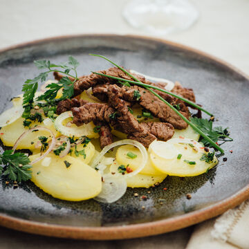 Produktbild für '  Pariser Kartoffelsalat mit Rinderfilet-Streifen'