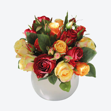 Die unverg�ngliche Pracht t�uschend echt wirkender Freilandrosen