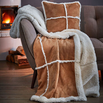 2er Set: Patchwork-Kissen in nobler Lammfelloptik