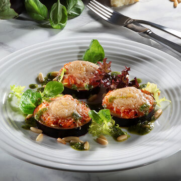 Produktbild für 'Auberginen mit Tomaten-Käse-Kruste mit Basilikum-Essenz'
