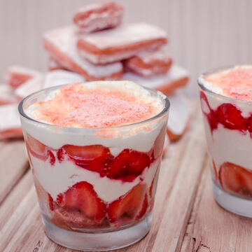 Produktbild für 'Erdbeer-Tiramisu mit Biskuits Roses de Reims'