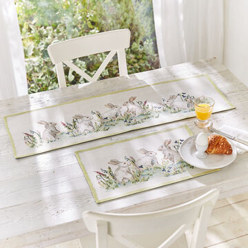 Produktbild für 'Gobelin-Tischsets mit frühlingshaftem Hasen-Motiv'