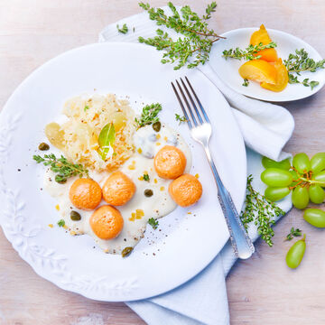 Produktbild fr 'Lachsklchen in Salzzitronen-Kapern-Sauce mit Champagnerkraut'