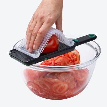 Produktbild fr 'Mandoline mit Fingerschutz - flach oder ausgeklappt nutzbar'