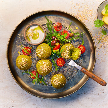 Produktbild für 'Marokkanische Falafel mit Tahina-Sesamsauce auf Rauke'