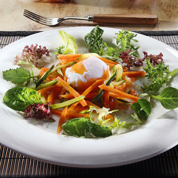 Produktbild für 'Pochierte Eier auf Gemüse-Julienne mit buntem Blattsalat'