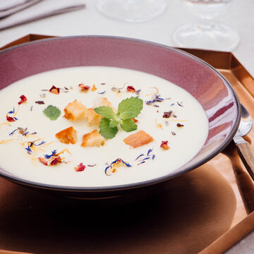 Produktbild für 'Spargel-Gazpacho mit Knoblauch-Croûtons'