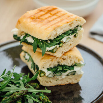 Produktbild für 'Spargel-Ziegenkäse-Panini'