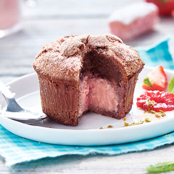 Produktbild für 'Warme Schokoladentörtchen mit rosa Biskuit-Füllung'