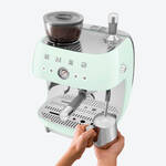 Produktbild für 'SMEG-Siebträgermaschine mit Kaffeemühle, Espressomaschine'
