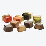 Produktbild fr 'Exquisite Pralinen und Waffelkeks-Mischung in dekorativem Osterei'