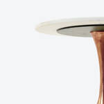 Produktbild fr 'Eleganter Beistelltisch mit runder Marmorplatte'