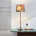 Produktbild für 'Tischlampe mit floralem Charme'