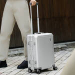 Produktbild fr 'Reisekoffer Hartschale 77 l - 67 x 47 x 28 cm (H/B/T), aus Flugzeug-Aluminium'