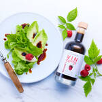Produktbild für 'Himbeer-Vincotto: Würzsirup-Spezialität verfeinert Salate und Desserts'