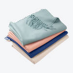 Produktbild für 'Federleicht und weich umschmeicheln Cashmere-Schulterplaids die Haut'