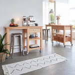 Produktbild fr 'Klein mit Weidenkorb: Massive Kcheninsel aus hochwertigem Schreinerhandwerk mit Platz zum Sitzen'