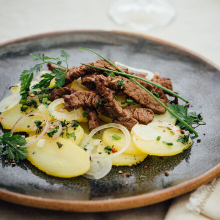 Produktbild für '  Pariser Kartoffelsalat mit Rinderfilet-Streifen'
